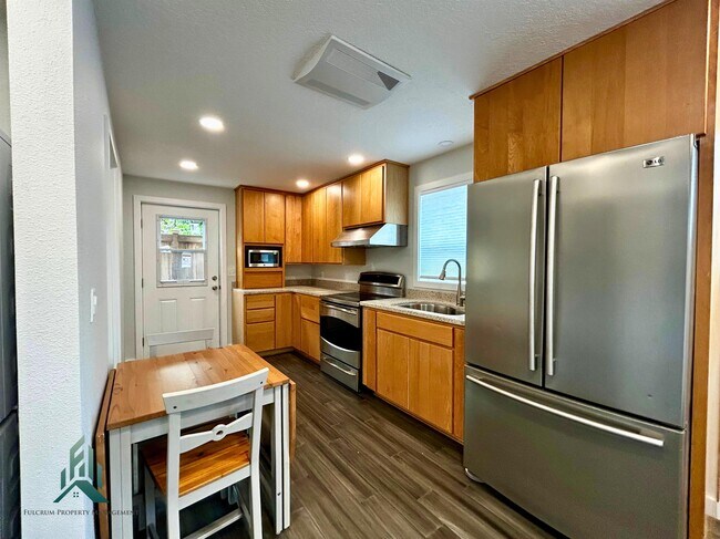 Foto del edificio - 1610 Takena St SW