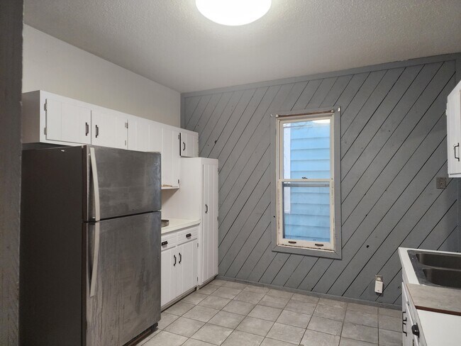 Building Photo - 3117 14th Ave S