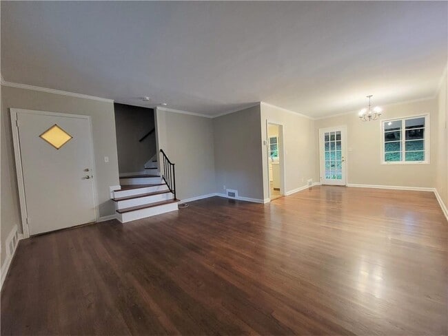 Building Photo - 1321 Stillwood Dr NE