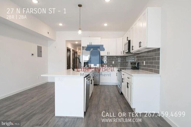 Building Photo - 27 Farson St