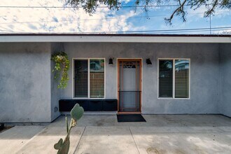 Building Photo - 449 Norumbega Dr