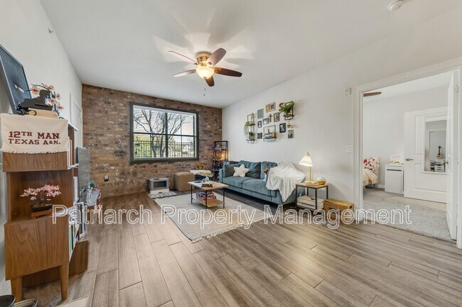 Foto del edificio - 1026 Foster Ave