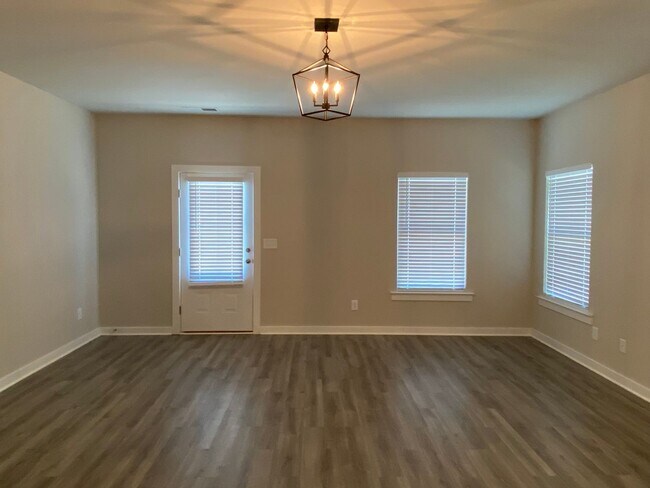 Building Photo - 1245 Brookhaven Dr