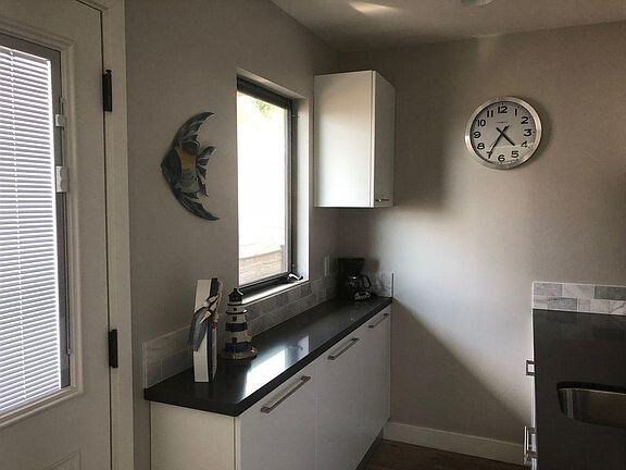 Foto del edificio - 949 Sapphire St