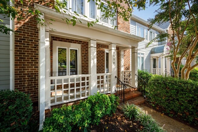 Building Photo - 9154 Lakeland Dr