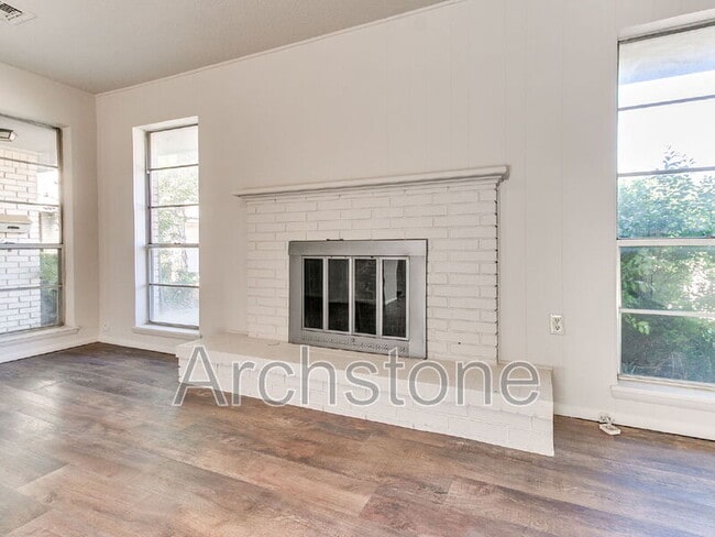 Building Photo - 4504 NW 26th St