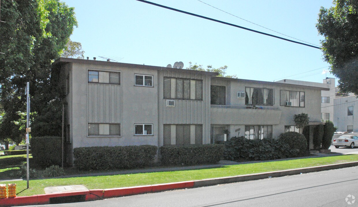 Building Photo - 8664 Whitworth Dr