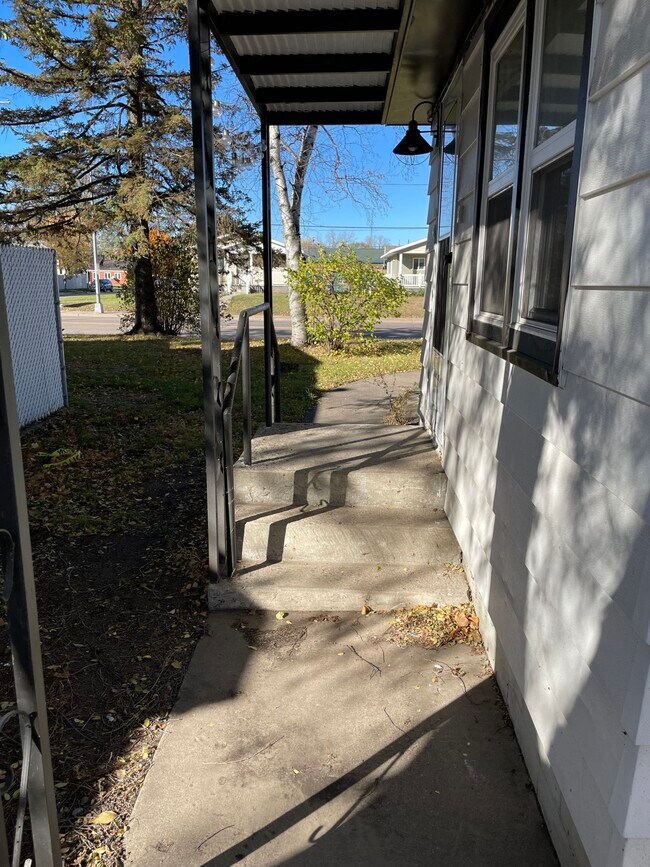 Foto del edificio - 706 E St Germain St