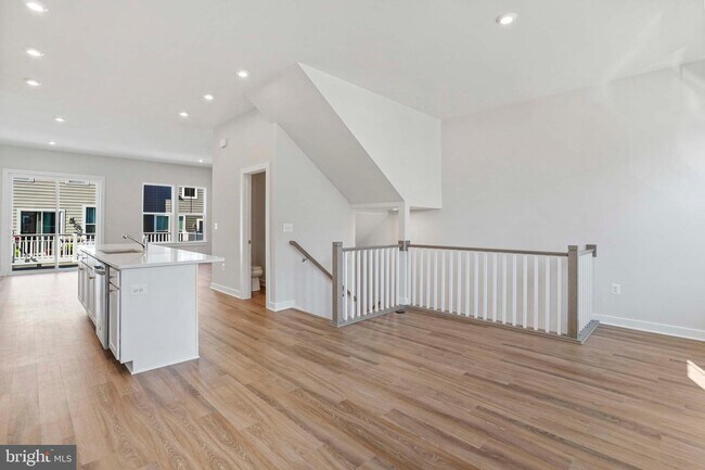 Foto del edificio - 1734 BLUE SPRUCE St