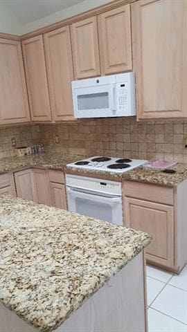 Building Photo - 3153 Kings Canyon Dr