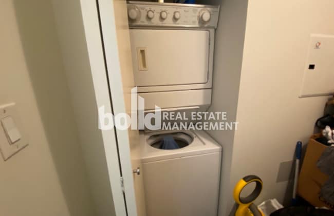 Building Photo - 939 Expo Blvd