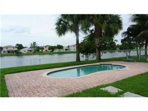 Building Photo - 4628 SW 125th Ln