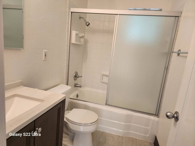 Building Photo - 2 Bedroom Duplex in Martinez