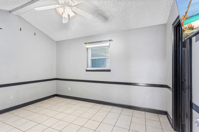 Building Photo - 14453 Beau Jon Ave