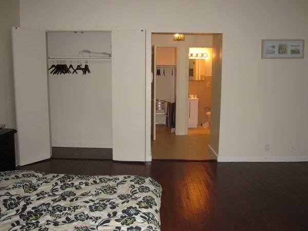 Building Photo - 47-49 West 55th Street