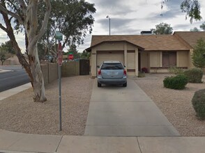 Building Photo - 1664 S Robin Ln