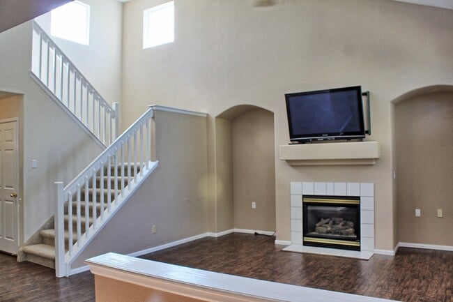 Foto del edificio - 3 bed 3 bath Castle Rock home walking distance to Douglas County High School