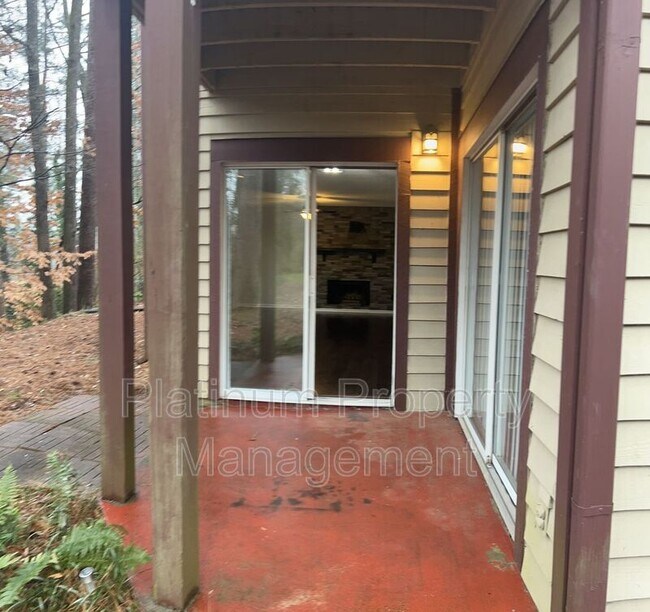 Building Photo - 320 Hawkstone Way