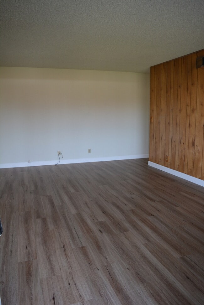 Building Photo - 219 Watson Dr