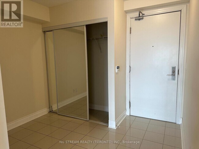 Building Photo - 275 Yorkland Rd