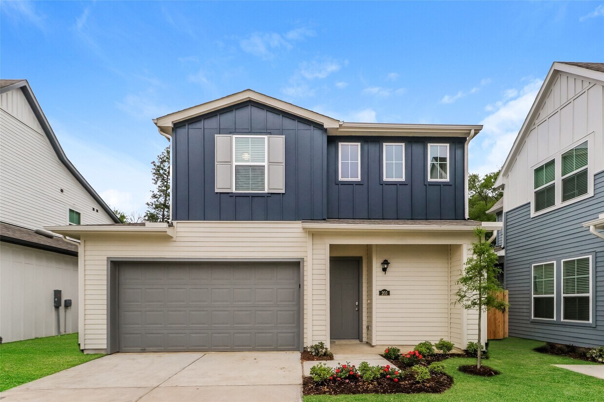 Foto principal - 9835 Willow Creek Commerce Dr