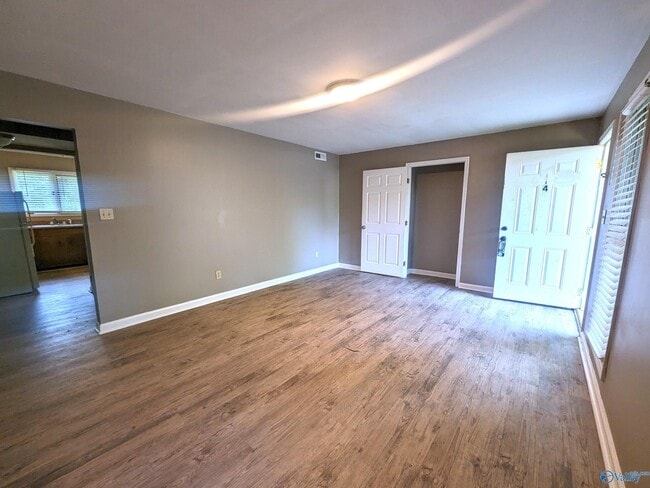 Building Photo - 9008 Mahogany Row SE