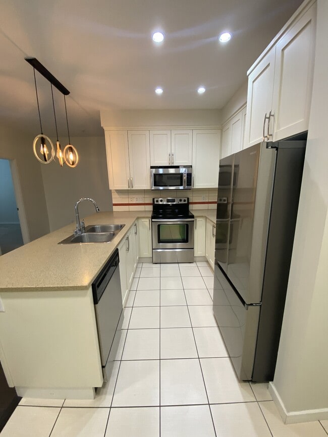 Building Photo - 45530-45530 Market Way