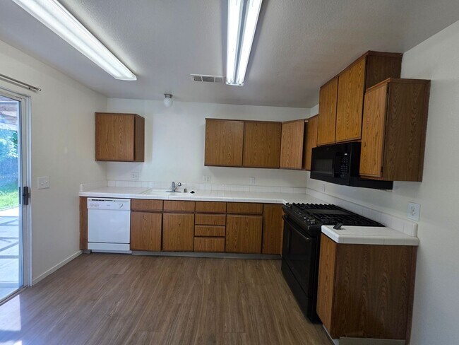 Foto del edificio - 2211 W Sweet Ct