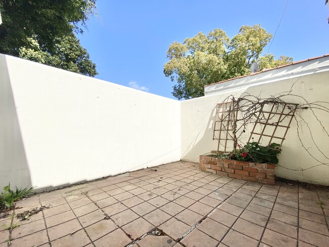 Foto del edificio - 417 S Coronado St
