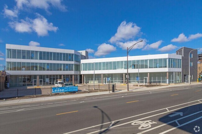 Foto del edificio - 2750 N Elston Ave