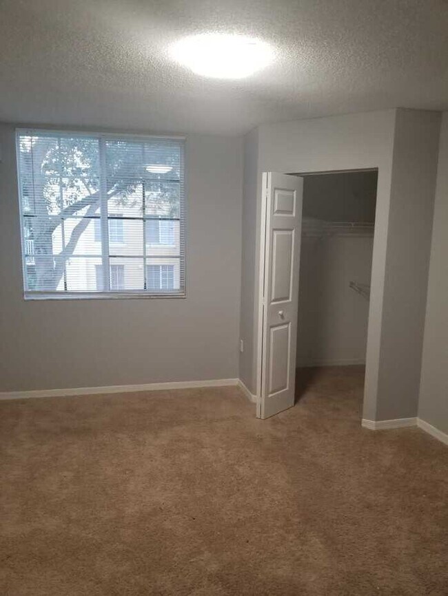 Foto del edificio - Bldg 8- Uni 206- Spacious 1bed/1bath-2nd f...