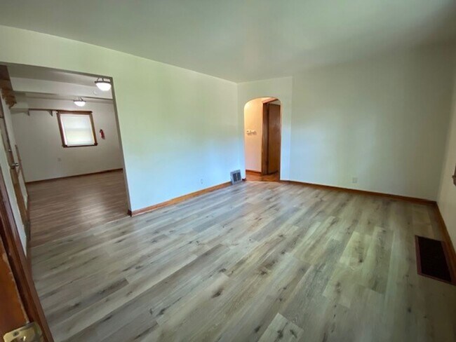 Foto del edificio - 114 Beck Ave