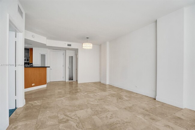 Building Photo - 888 Brickell Key Dr