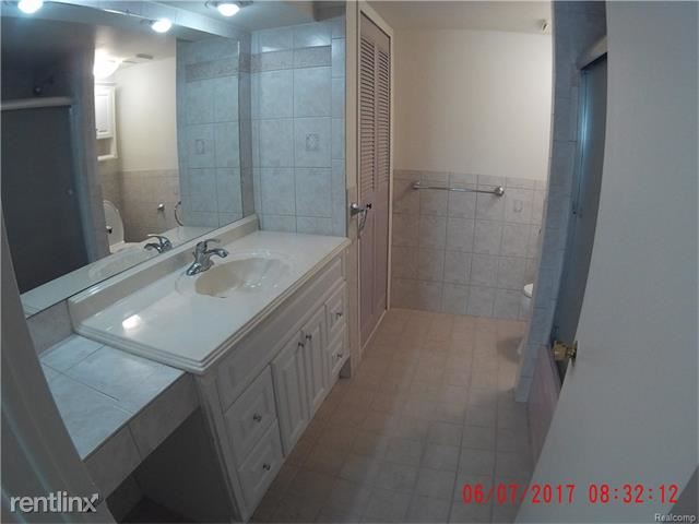 Building Photo - 8529 Kennedy Cir
