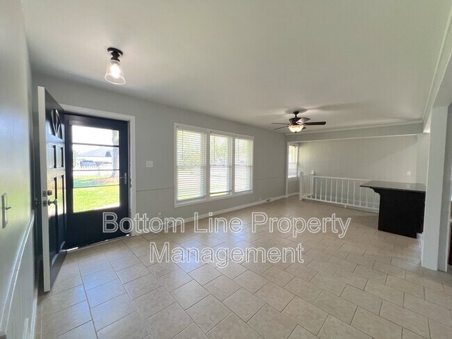 Foto del edificio - 17120 Green Hill Rd