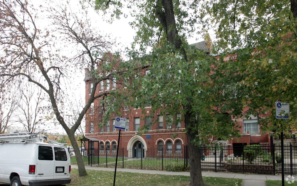 Building Photo - 4344 S Ellis Ave
