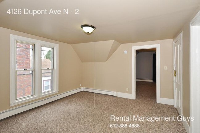 Foto del edificio - 4126 Dupont Ave N