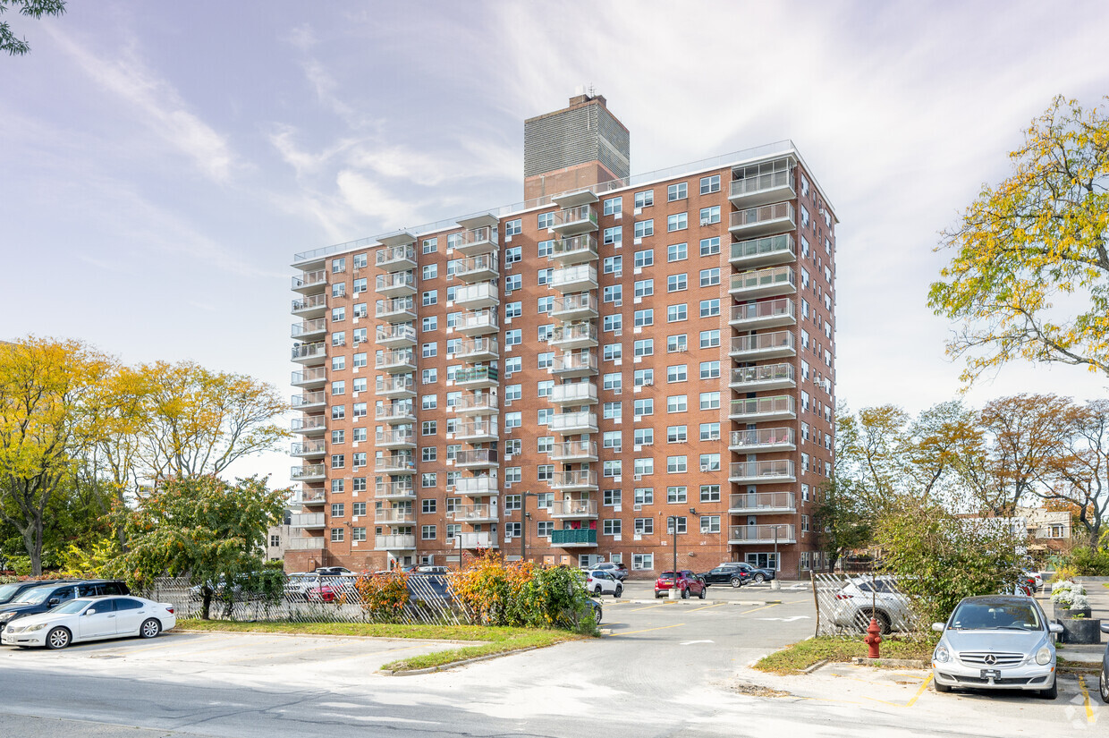 Primary Photo - Sam Burt Houses