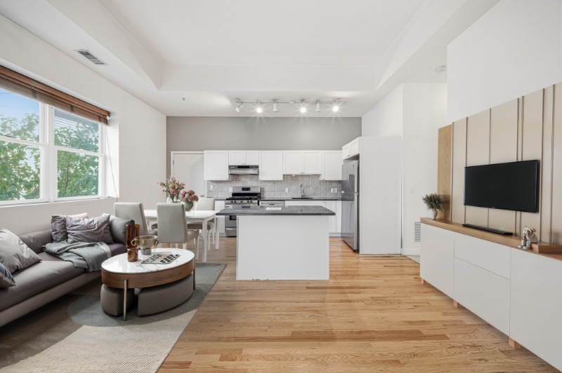 Foto principal - 156 Chelsea St