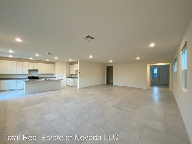 Foto del edificio - 5 br, 4.5 bath House - 5961 Bruselas St