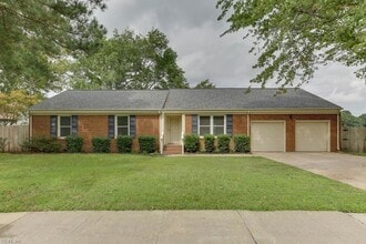 Building Photo - 2637 N Elizabeth Harbor Dr