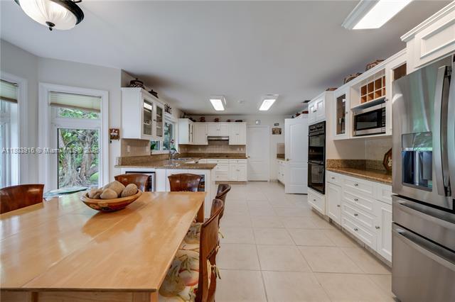 Building Photo - 7020 Almansa St
