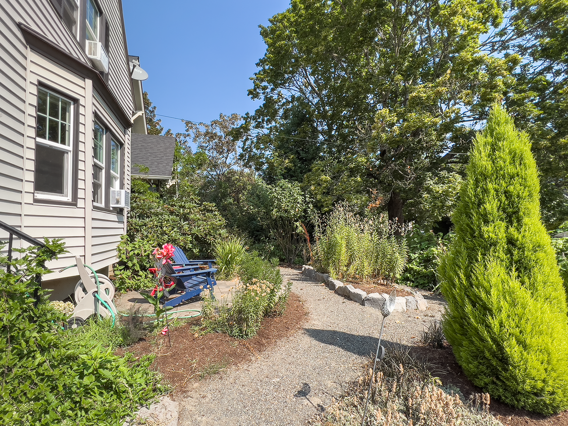 Primary Photo - Irvington Neighborhood ~ Charming 2 Bedroo...