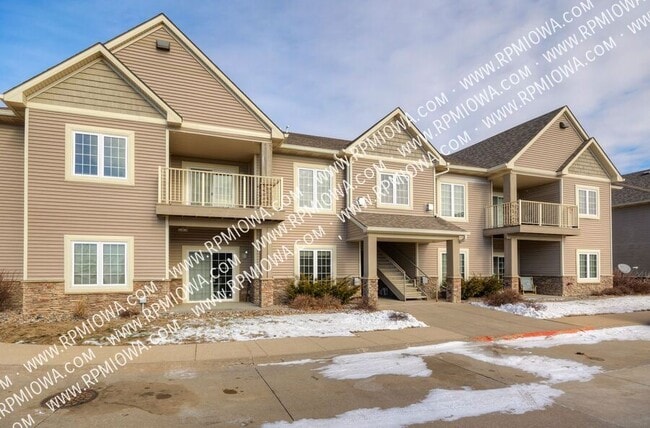 Building Photo - 14105 Airline Ave