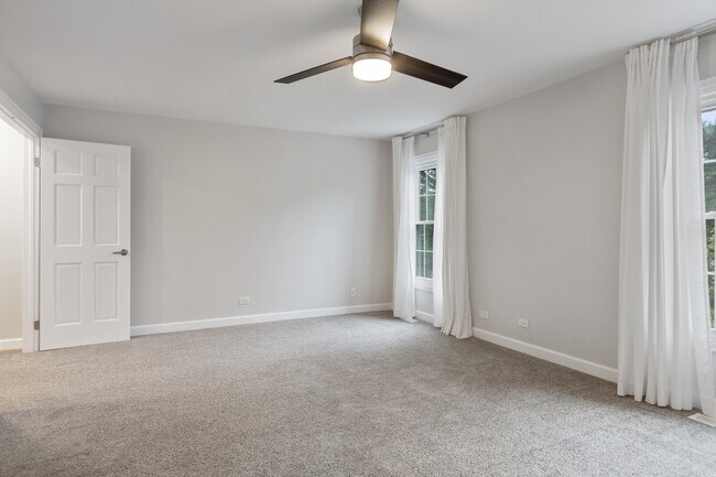 Building Photo - 859 Downing Square