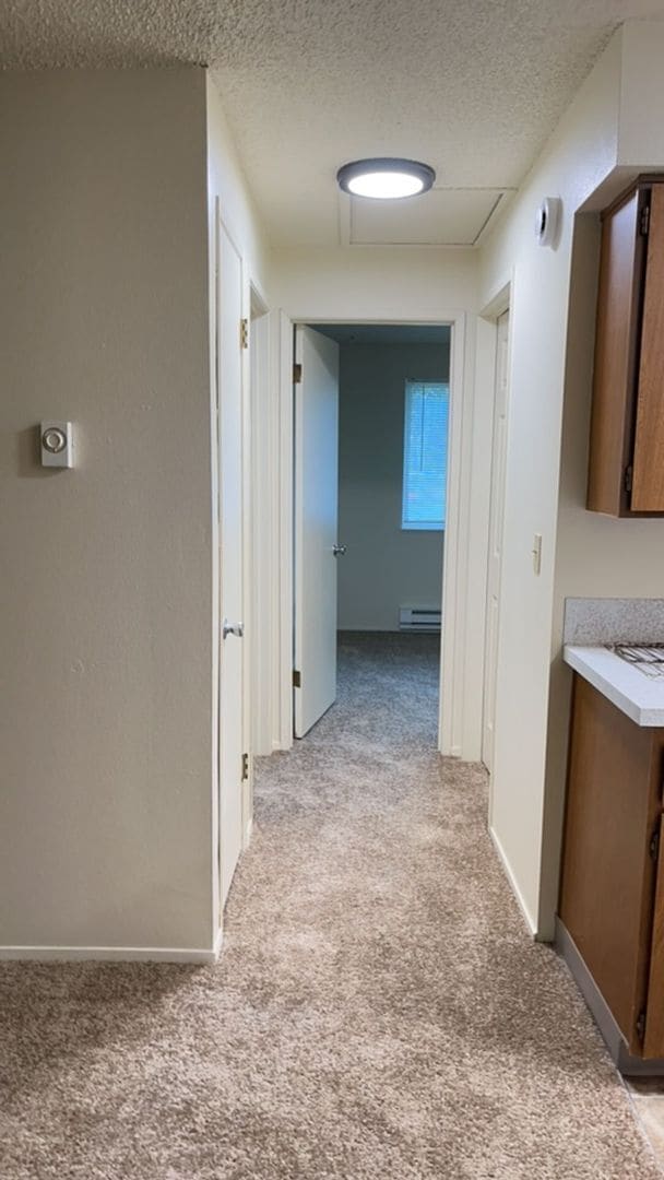 Building Photo - (858) Foxfire - 2 Bedroom / 1 Bathroom - Upstairs