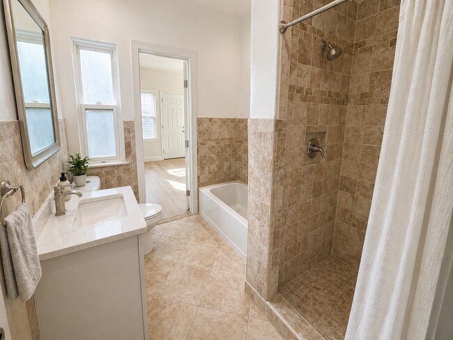 Foto del edificio - 211 N Vendome St