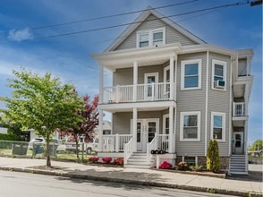 Building Photo - 463-465-465 Sawyer St