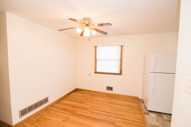 Building Photo - 1705 Stadium Blvd