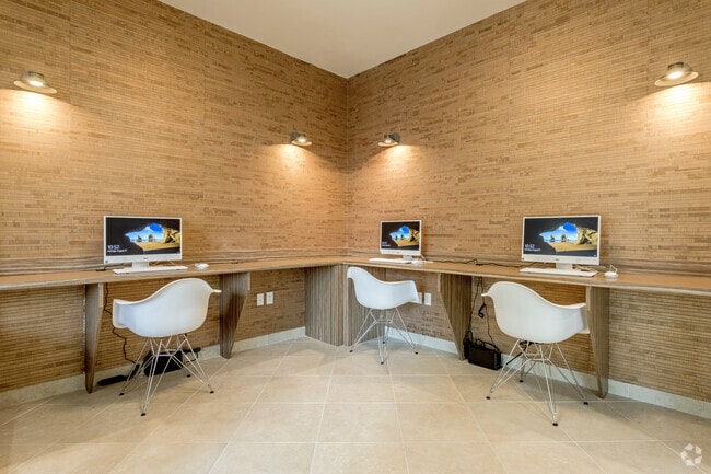 Centro de negocios - Northside Transit Village IV : Over 55 Senior